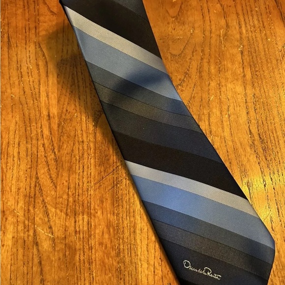 Oscar de la Renta Men's Striped Silk Tie - Black and Blue EUC!! - Picture 1 of 6
